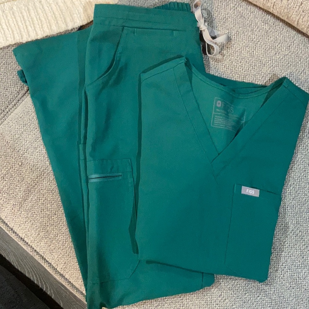 FIGS SCRUB SET